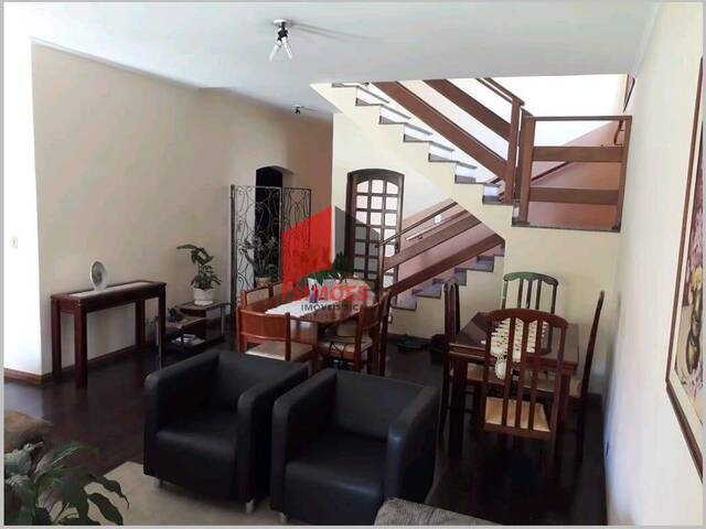 Casa para Venda em São José dos Campos - 4